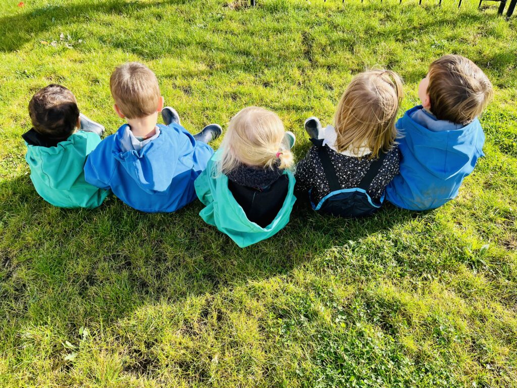 micro-crèche à Vertou : activité en extérieur