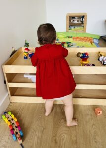 micro-crèche à Vertou : activité en intérieur, figurines